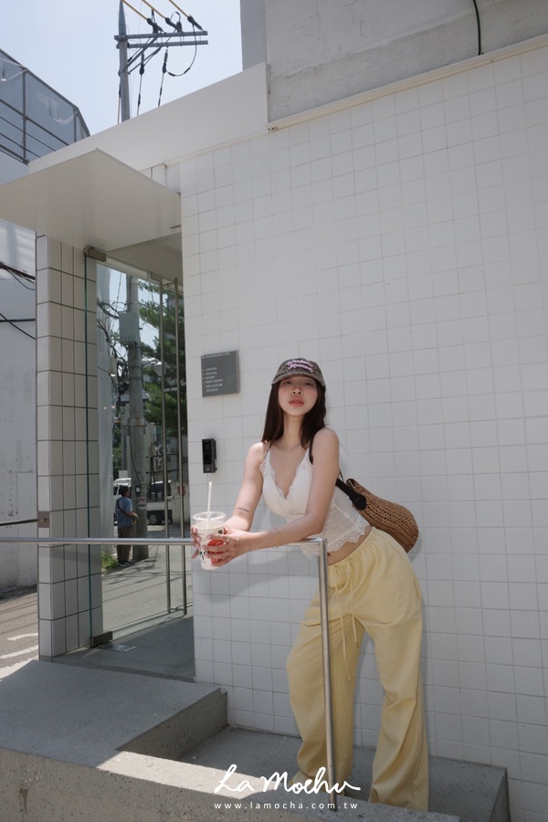 荷葉滾邊抽繩棉麻褲(闆娘.花花清單)